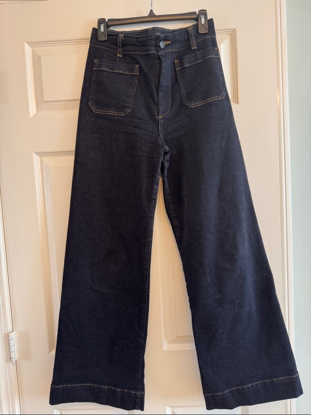 Wide Leg Women Jeans in Black - Classic High-Rise Style